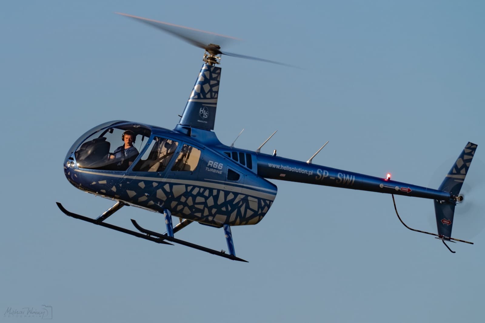 Robinson R66